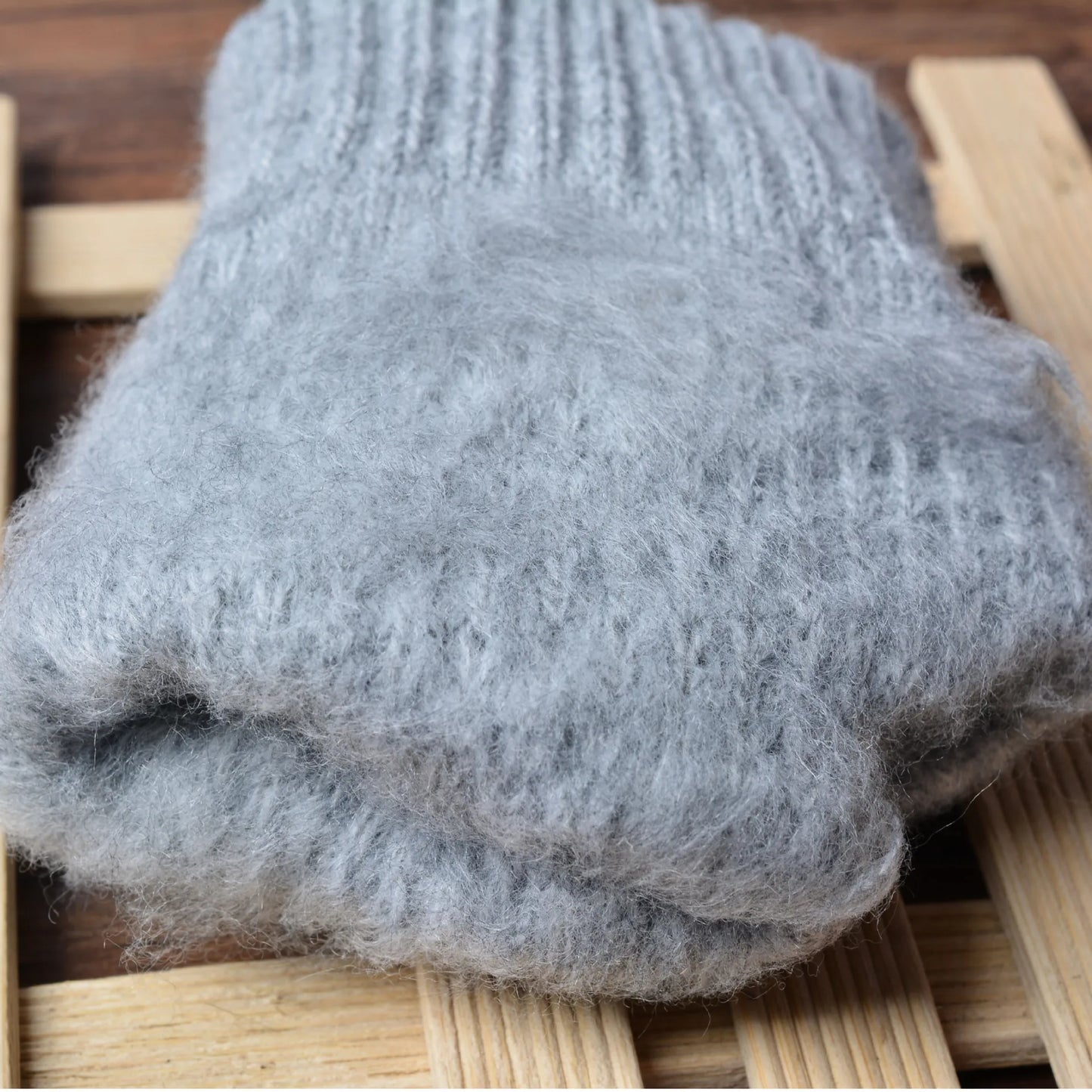 Unisex Warm Winter Touchscreen Knit Gloves - Full Finger Wool Mittens for Stylish Comfort