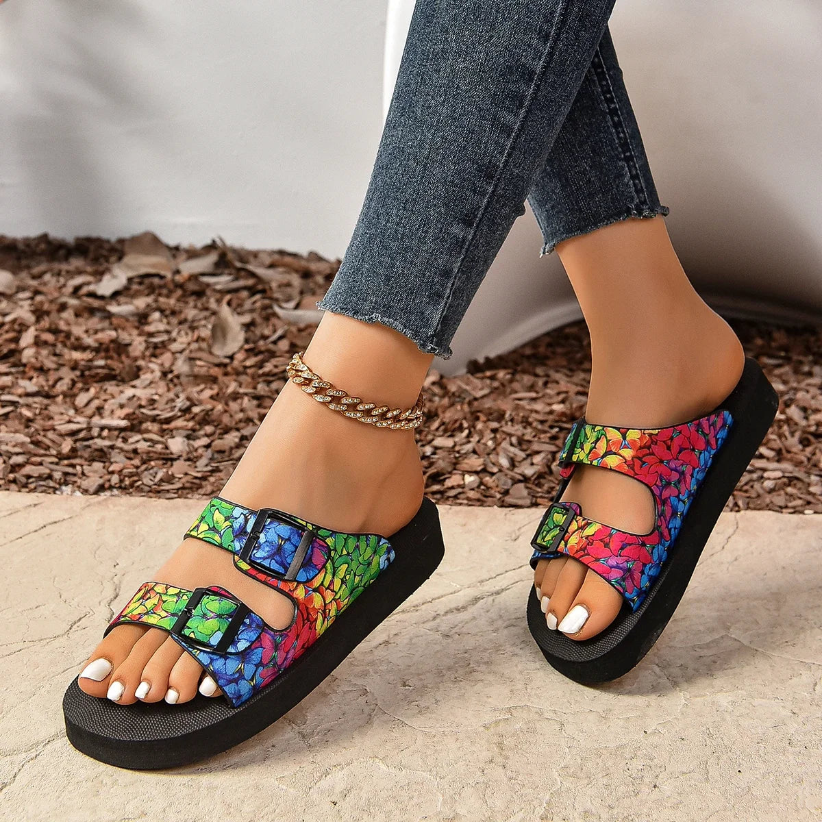 2024 Spring and Summer New plus Size Slippers Women's European and American Leisure Sandals Women.