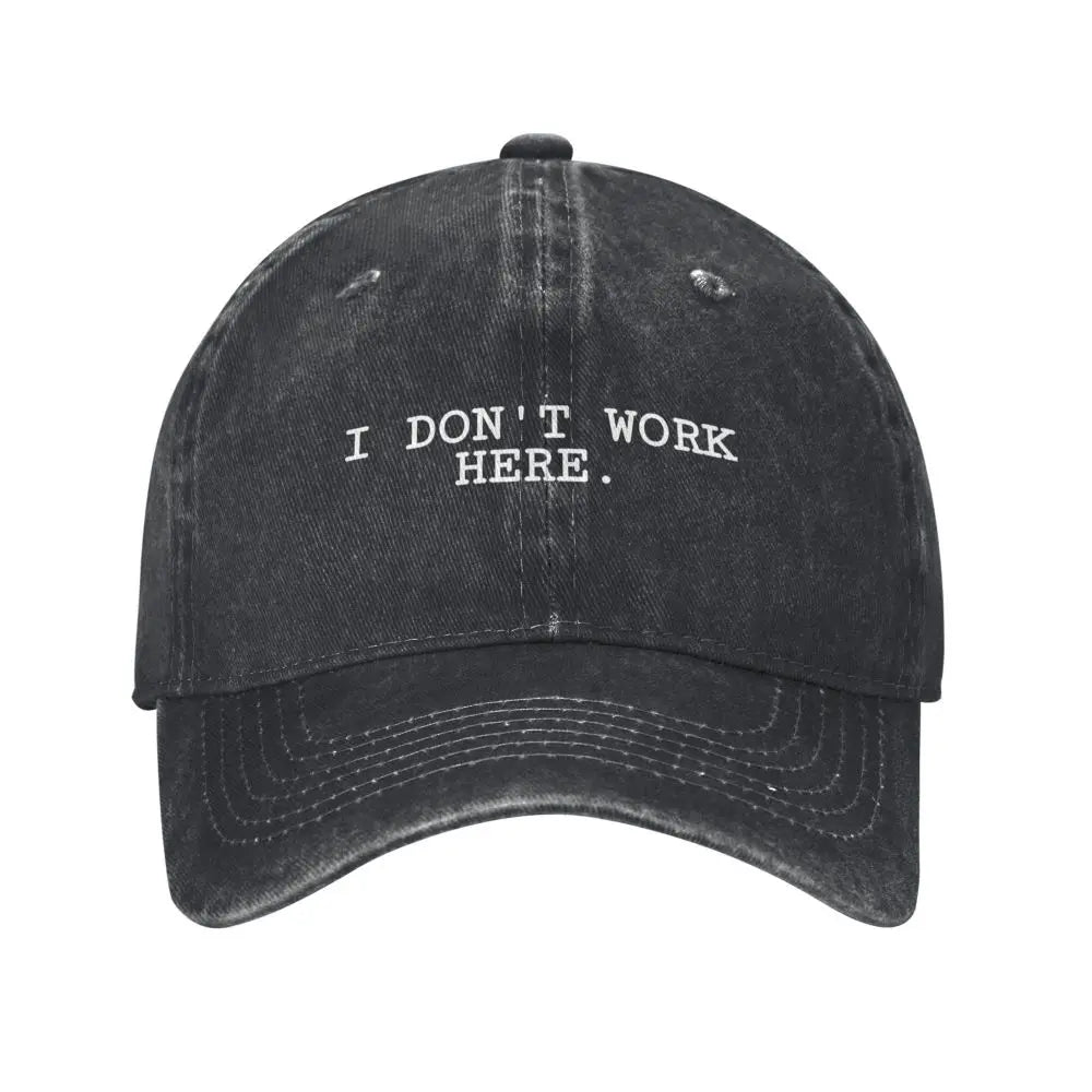 I DON'T WORK HERE Funny Trucker Hat - Unisex Casual Baseball Cap for Teens, Perfect for Summer Outdoor Activities.