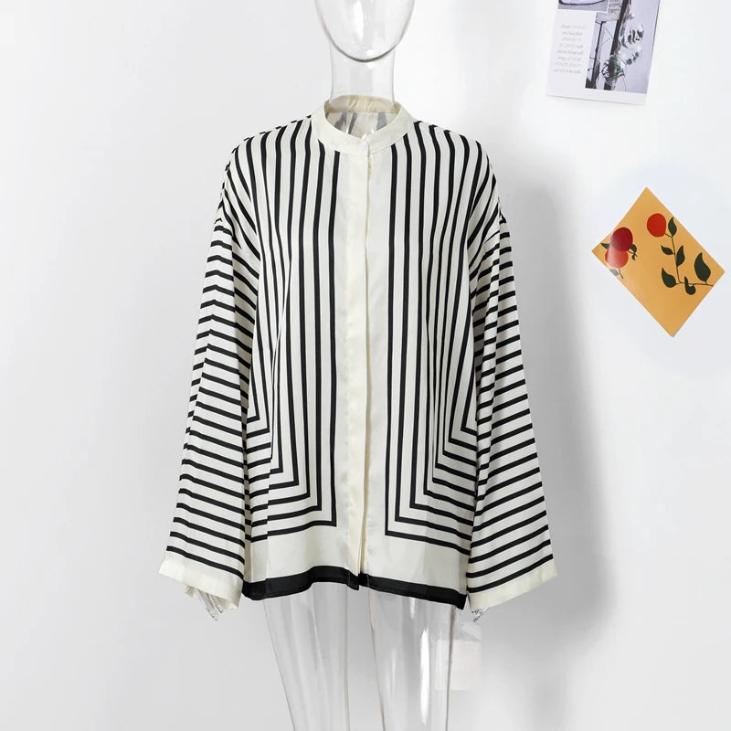 Casual Loose Striped Shirts Women Single Breasted Long Flare Sleeve O-neck Blouses 2024 Autumn New Female All-match Street Tops.