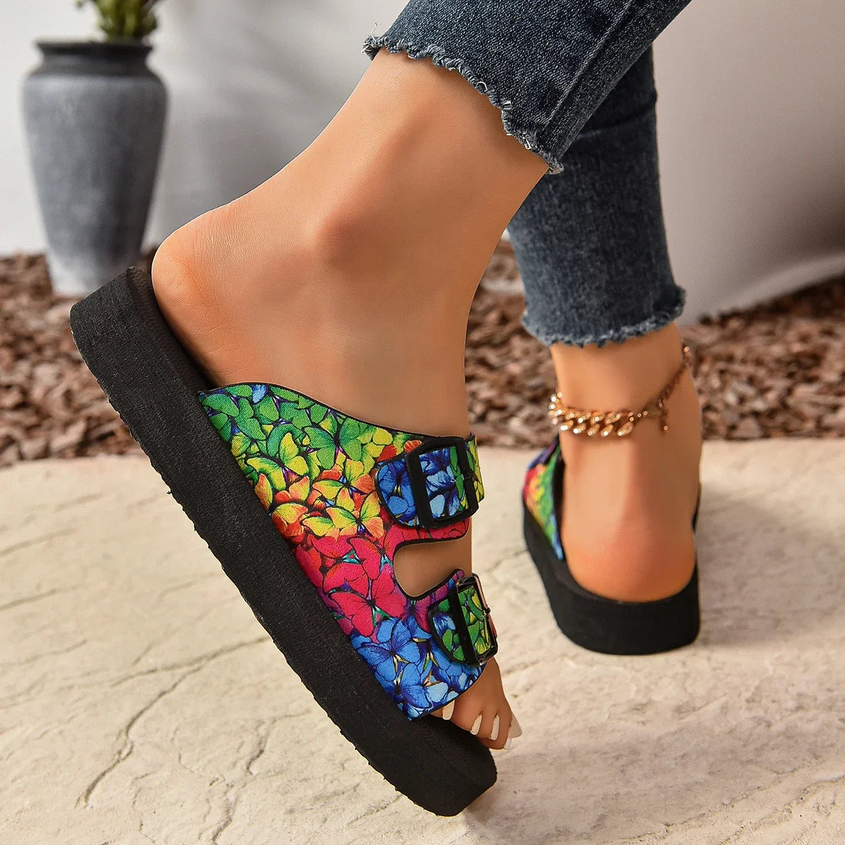 2024 Spring and Summer New plus Size Slippers Women's European and American Leisure Sandals Women.