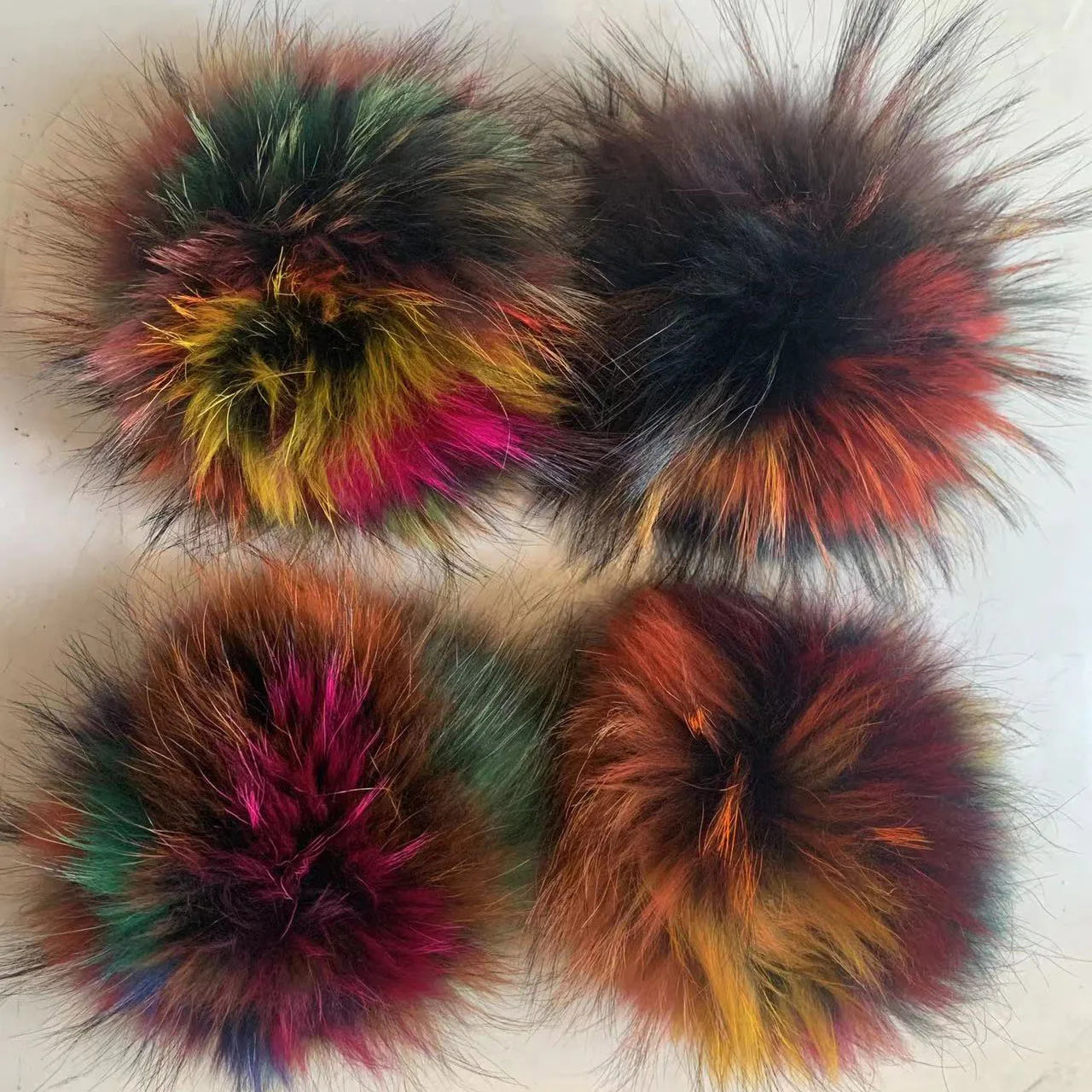 Luxurious DIY Natural Fox & Raccoon Fur Pompoms for Fashion Accessories - Perfect for Hats, Bags, Shoes, and Scarves.