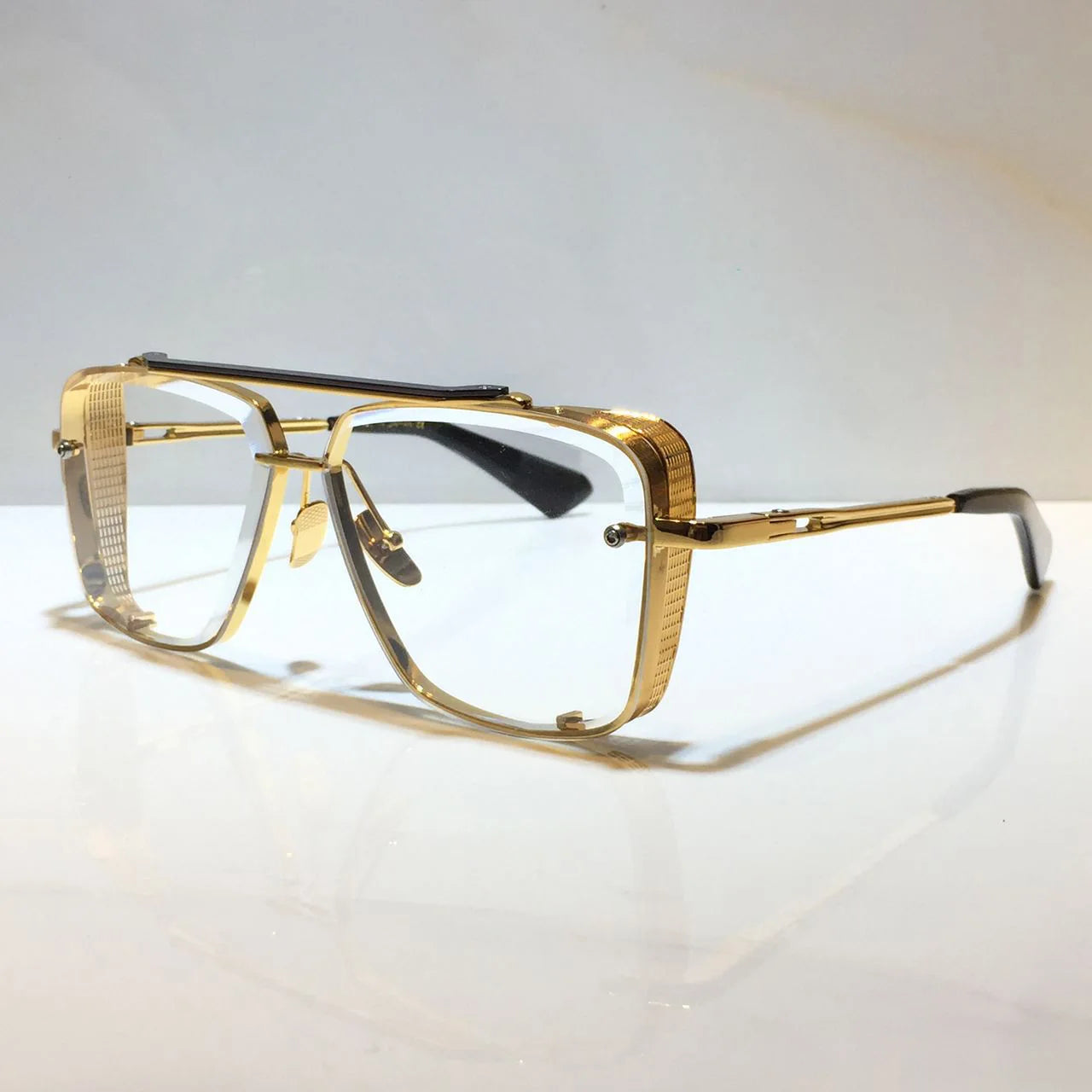 LIMTED EDITION M Six Men's Vintage Metal Sunglasses with Frameless UV 400 Lens - Stylish Square Design.