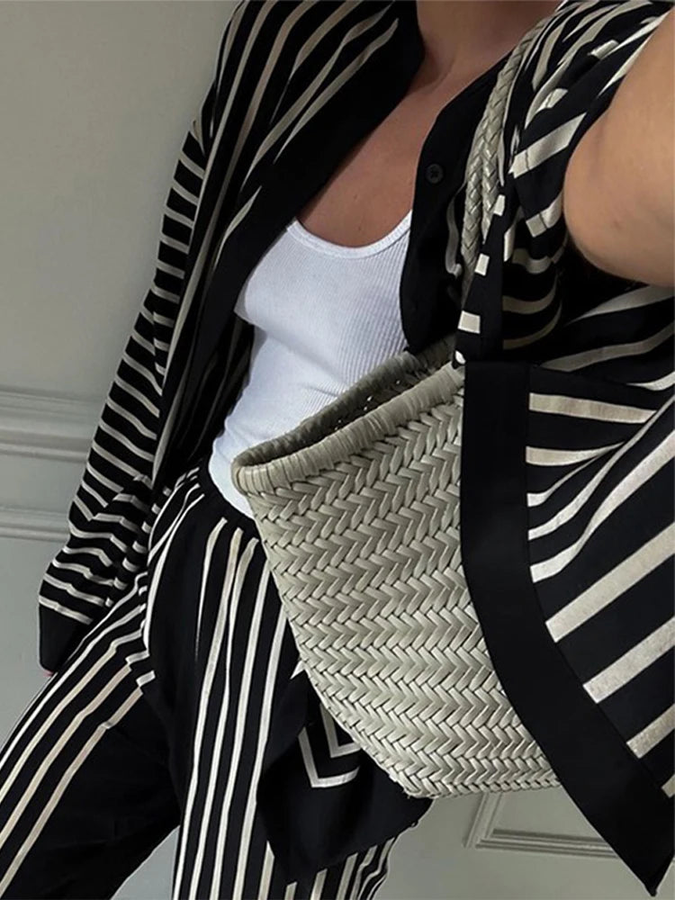 Casual Loose Striped Shirts Women Single Breasted Long Flare Sleeve O-neck Blouses 2024 Autumn New Female All-match Street Tops.