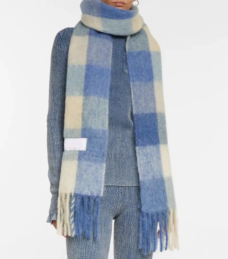 Elegant Women's Cashmere Plaid Scarf - Winter Warm Pashmina Shawl with Tassels, Thick Wrap for Outdoor Style.